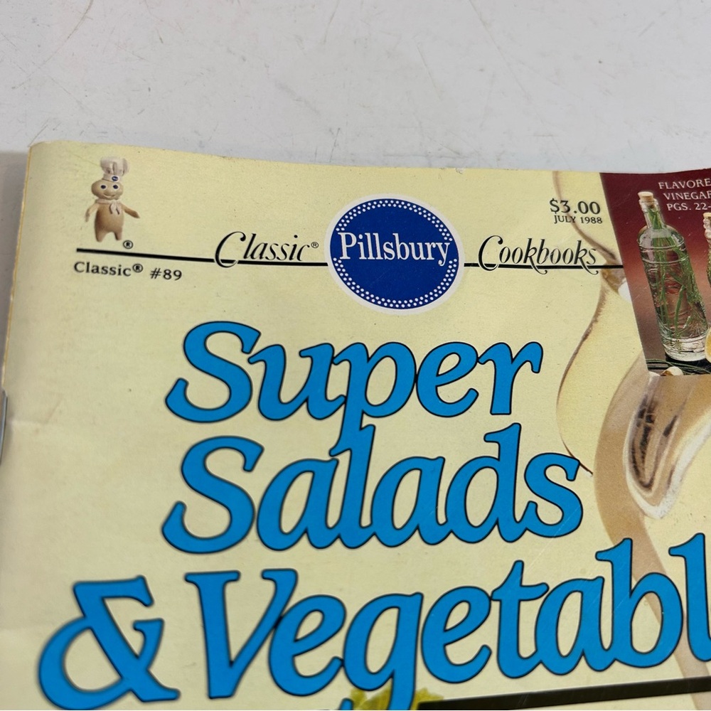 💥5/$25 Vintage Pilsbury super salads and vegetables paperback‎ cookbook 1988 - Picture 3 of 7